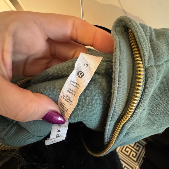 lululemon Scuba Full-Zip Hoodie Sz10  Green W/ Gold zpipper - Picture 4 of 4